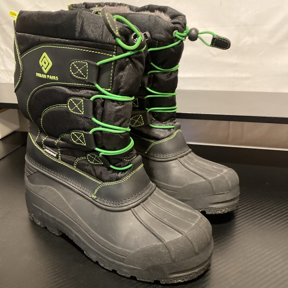 Dream Pairs‎ Kid's Winter/Snow Boots Size 6 Black with Green Trim/Faux Fur